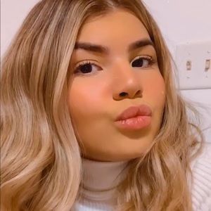 Meet your Posher, Marcella